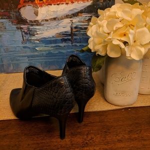 Rockport TotalMotion Booties Size 9